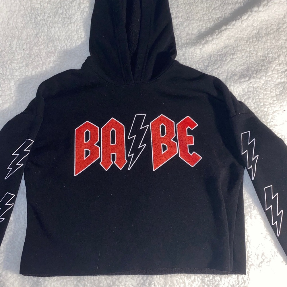 Sweatshirt